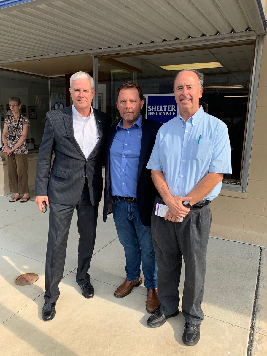 rep_stevewomack's tweet photo. Small businesses are the backbone of America’s economy. Joining @Gravette_AR Mayor Kurt Maddox and Chamber President Steve Harari to  tour Main Street shops and visit with owners and employees. Our first stop is Austin Drug, a family-owned pharmacy. #AR3 #Gravette https://t.co/S0FRyLNDw9