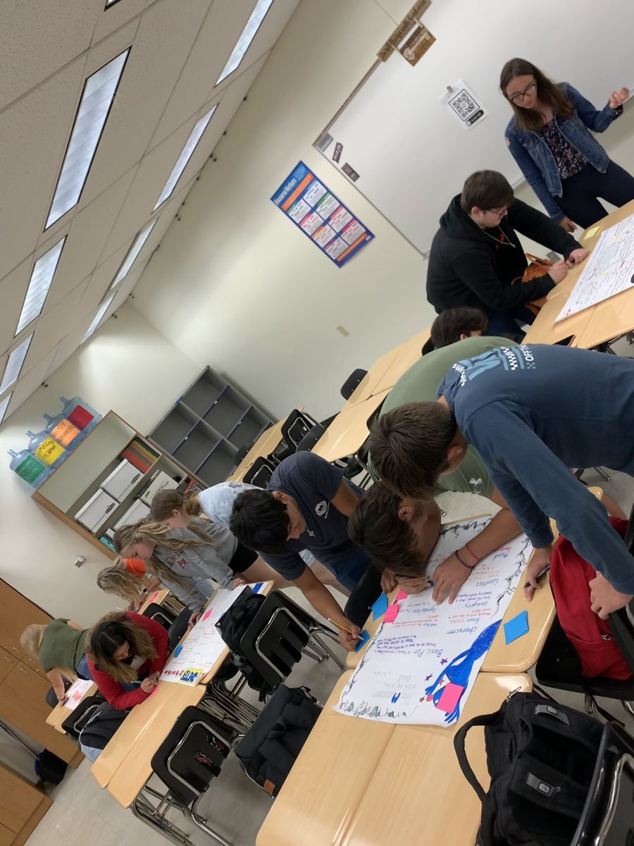 AP Lit getting their analyzing on! 🔥 #backtotheroots <a href="/RoyalBruno9/">Ronald Bruno</a> <a href="/RoyalMeek1/">Jessica Meek</a>