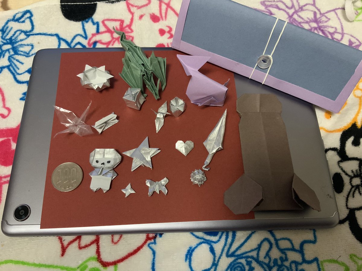 嫁の折り紙スキルがヤバい
ナルガクルガ折ってた
他にもチンチンだったりタバコの銀紙で色々折ってたり、段ボールと折り紙でメガネケース作ってくれたり凄い 