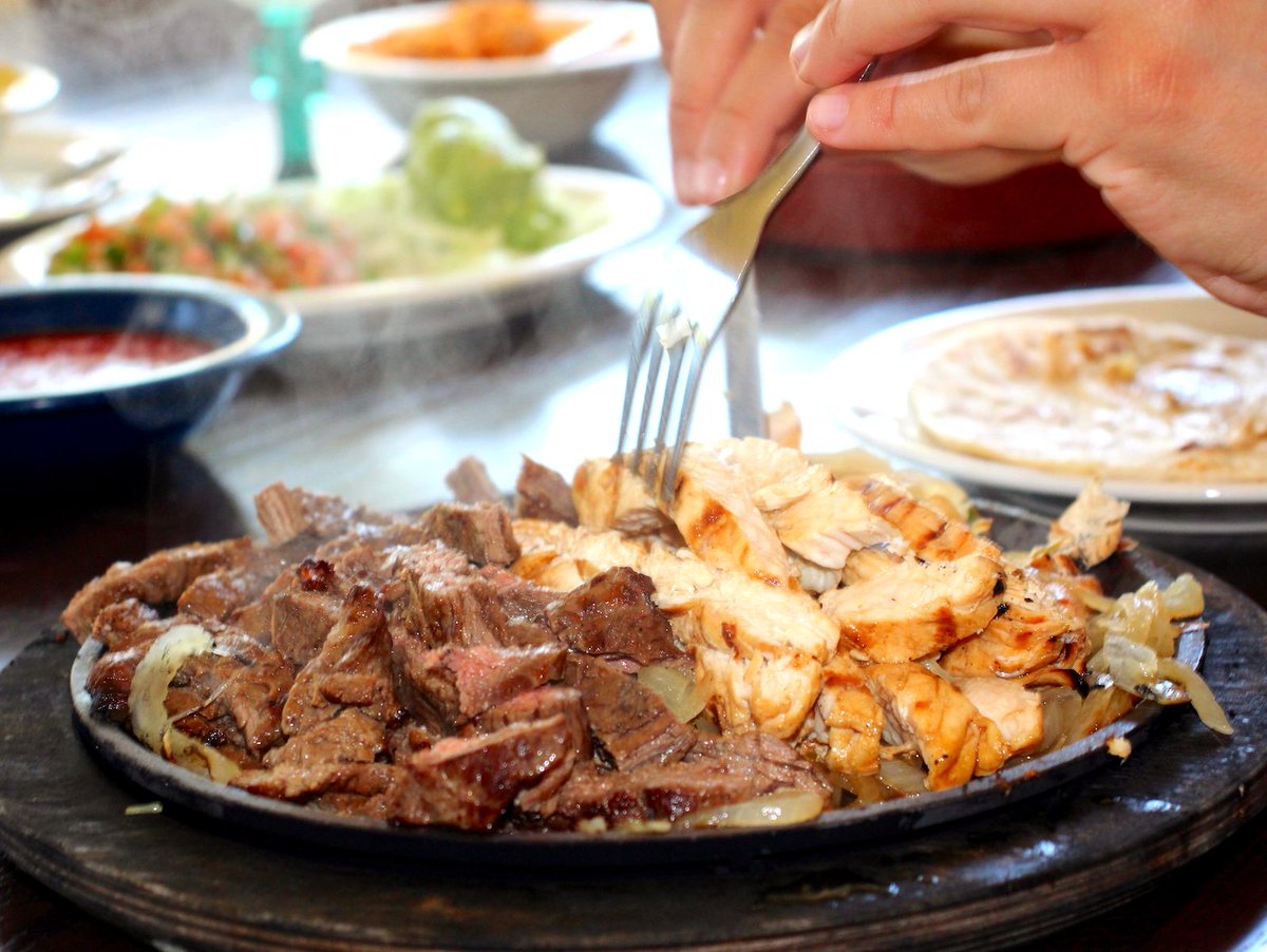 Alamo_Cafe's tweet photo. Something sizzling is coming your way for National Fajita Day! ๐ฅ ๐ Whether you prefer beef, chicken, shrimp, veggie, or a combo, we've got you covered with all the best ways to celebrate. #AlamoCafe https://t.co/VgHZP0Wawl