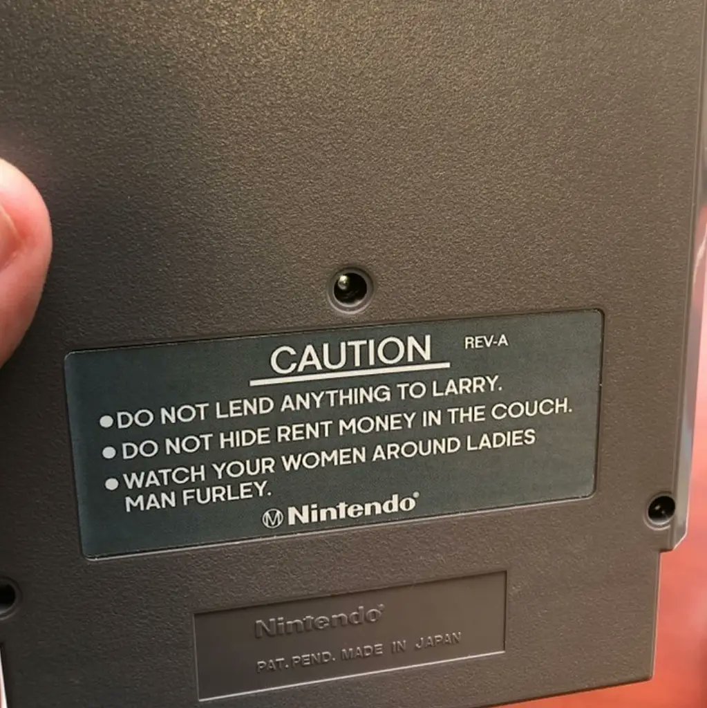 Anyone up to play some old school Nintendo? Just had this custom made from @fauxshowtoys. Check out the caution label on the back 👉. I requested the first 3 things that came to mind. 😆

#threescompanycollection #nes #Nintendo #videogame #johnritter #joycedewitt #suzannesomers