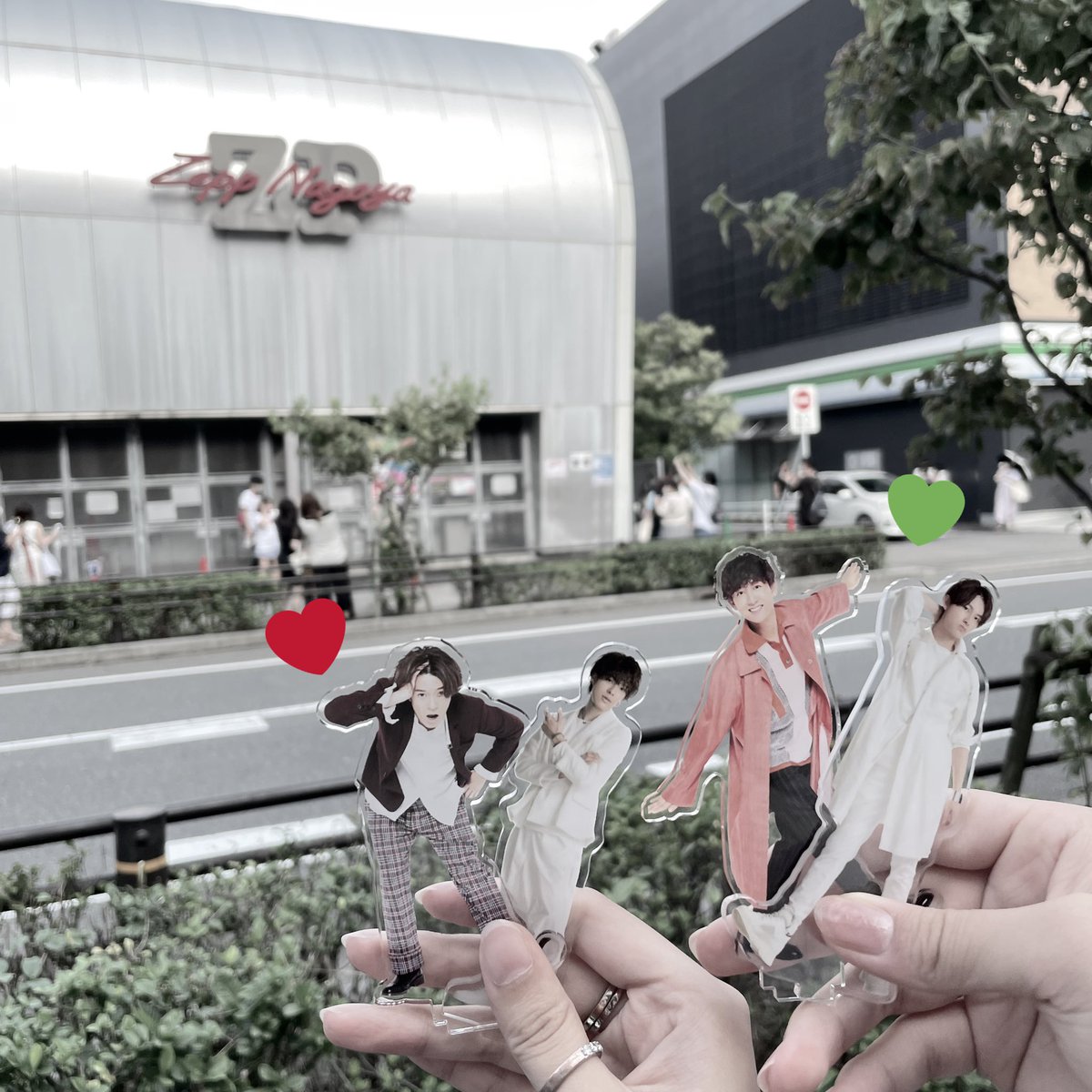 _37YM's tweet photo. 席について1分で開演なんてシチュエーション初めてすぎてなんの心の準備もできなかったけど真田くんはギター弾いてる時が活き活きしてるしダンスしてる真田くんはとっても魅力的でした☝🏻大阪でリベンジします🔥楽しかった〜！ありがとう\( ˆoˆ )/♡ https://t.co/Tfo4uviSOh