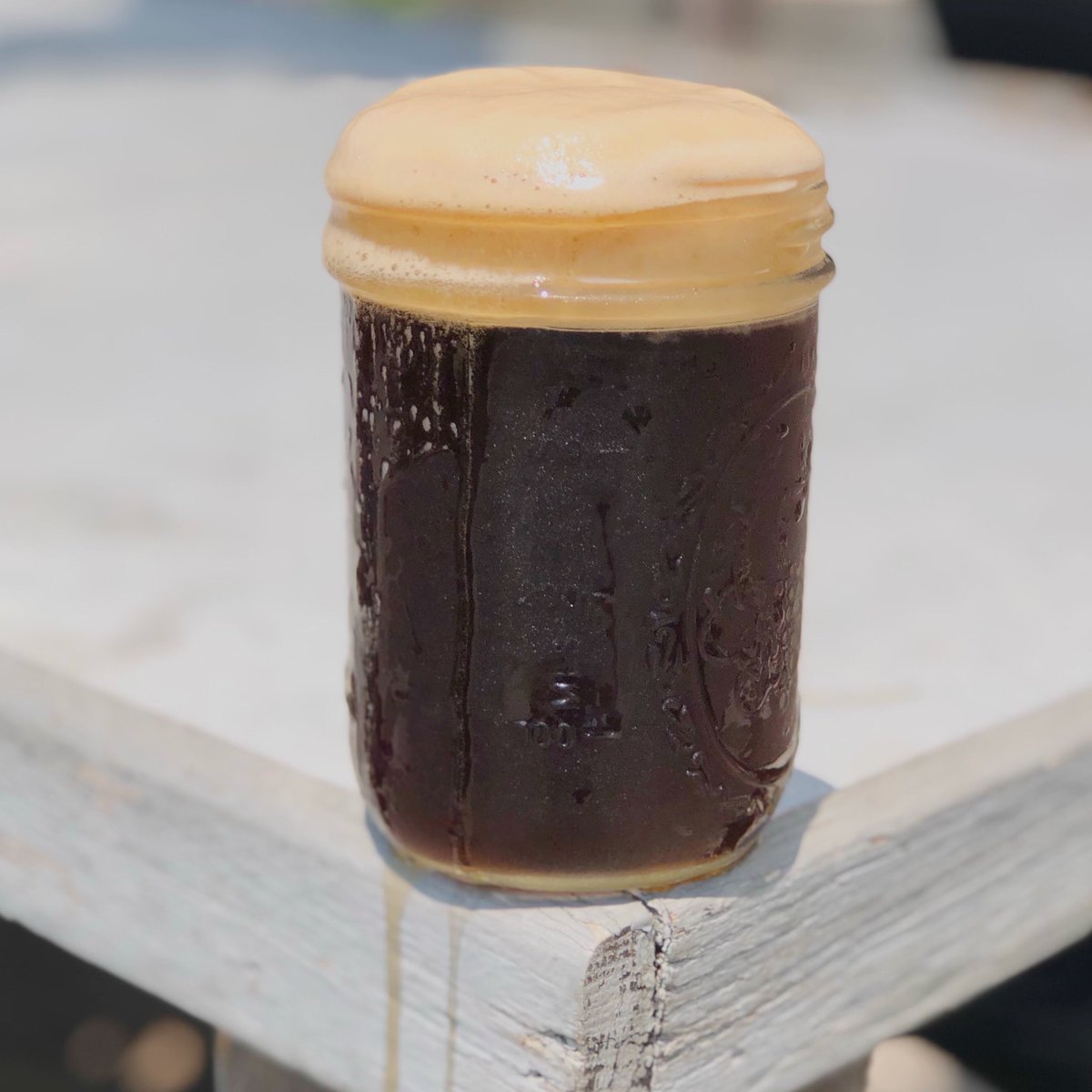 Brass Collar is our first British style brown ale. This robust and traditional brew features dry, crisp notes of chocolate and toffee. A perfect beer for the cooler evenings. 5.1% ABV

#wednesdaythought #england #british #craftbeer #beer #beeroclock #Chocolate #summer