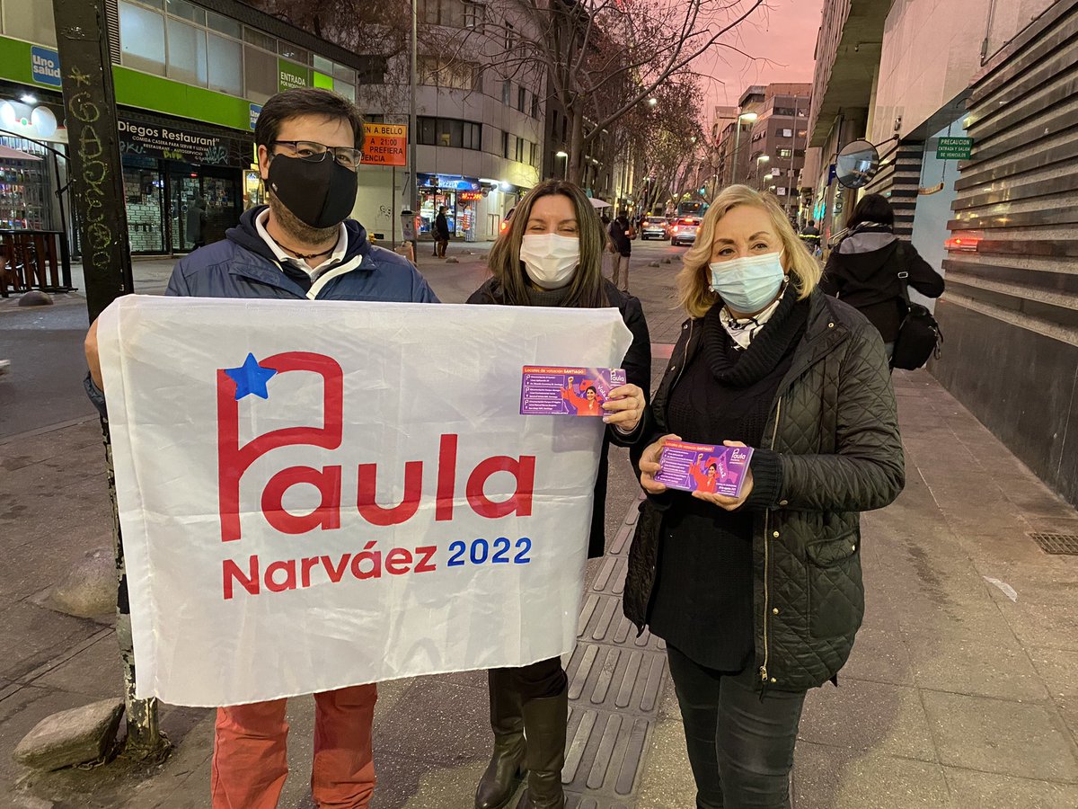 PsNucleo's tweet photo. #PaulaPresidenta #PaulaEstamosContigo ayer en la tarde en cale merced Santiago informando locales de votación para este Sábado 21 #ConsultaCiudadana2021 @paulanarvaezo @ComunalStgoPS @PaulaPdta @StgoconPaula https://t.co/MSnBiC1X5r
