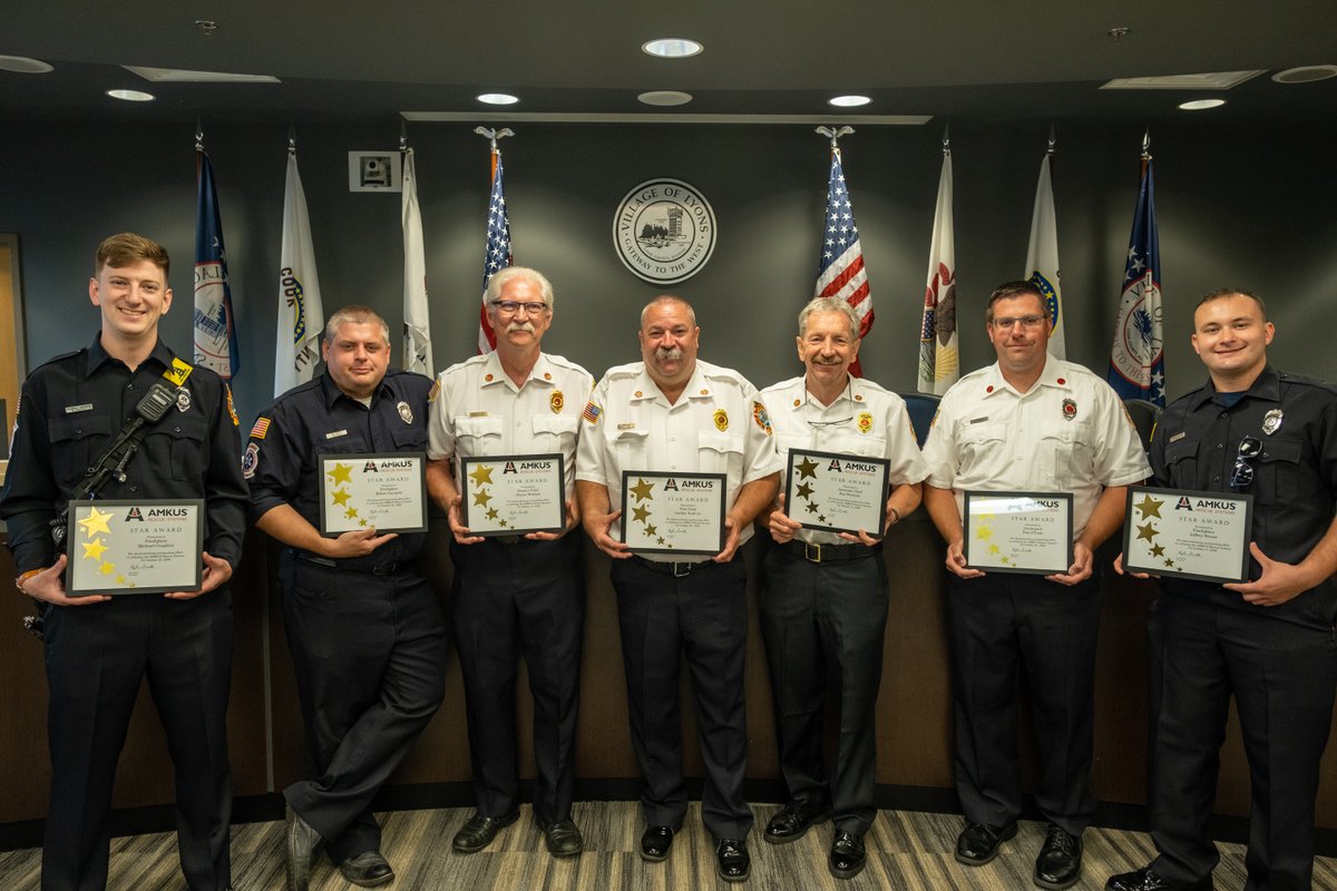 Lyons & Riverside FD's were the proud recipients of the #AMKUS Star Award! This program was created to recognize the heroic efforts of rescue personnel, & these FD's have been able to utilize the AMKUS line to support their lifesaving efforts during MVA's. bit.ly/3k5oA1t