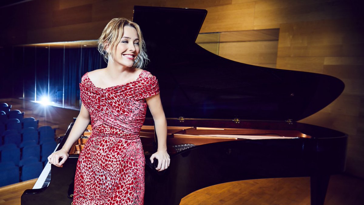 teatromayor's tweet photo. #Prensa | Los grandes conciertos de música clásica continúan en el #TeatroMayor con la pianista española @JudithJauregui y la @filarmonibogota junto a Santiago Cañón-Valencia y Emil Tabakov

➡ https://t.co/MtzZnYIDi6 https://t.co/MFXjLlVv1s