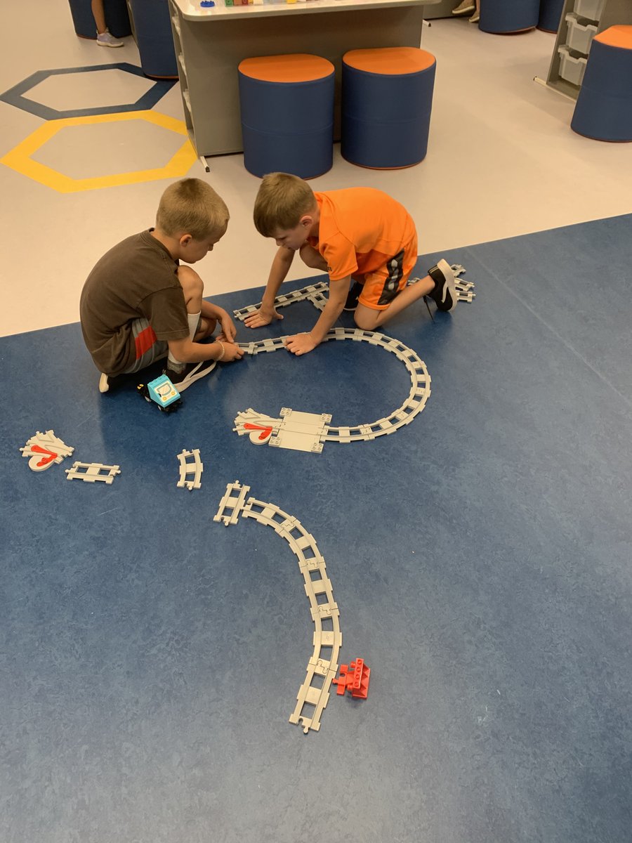 decaturisd's tweet photo. One of the best ways to teach children how to integrate technology and logic is to teach them to how to code. DISD STEM at Enis Elem. focuses on building these types of skills to help students solve real-life problems using a mixture of technology, science, and logic. #DISDSTEM https://t.co/SyjnrmihMU