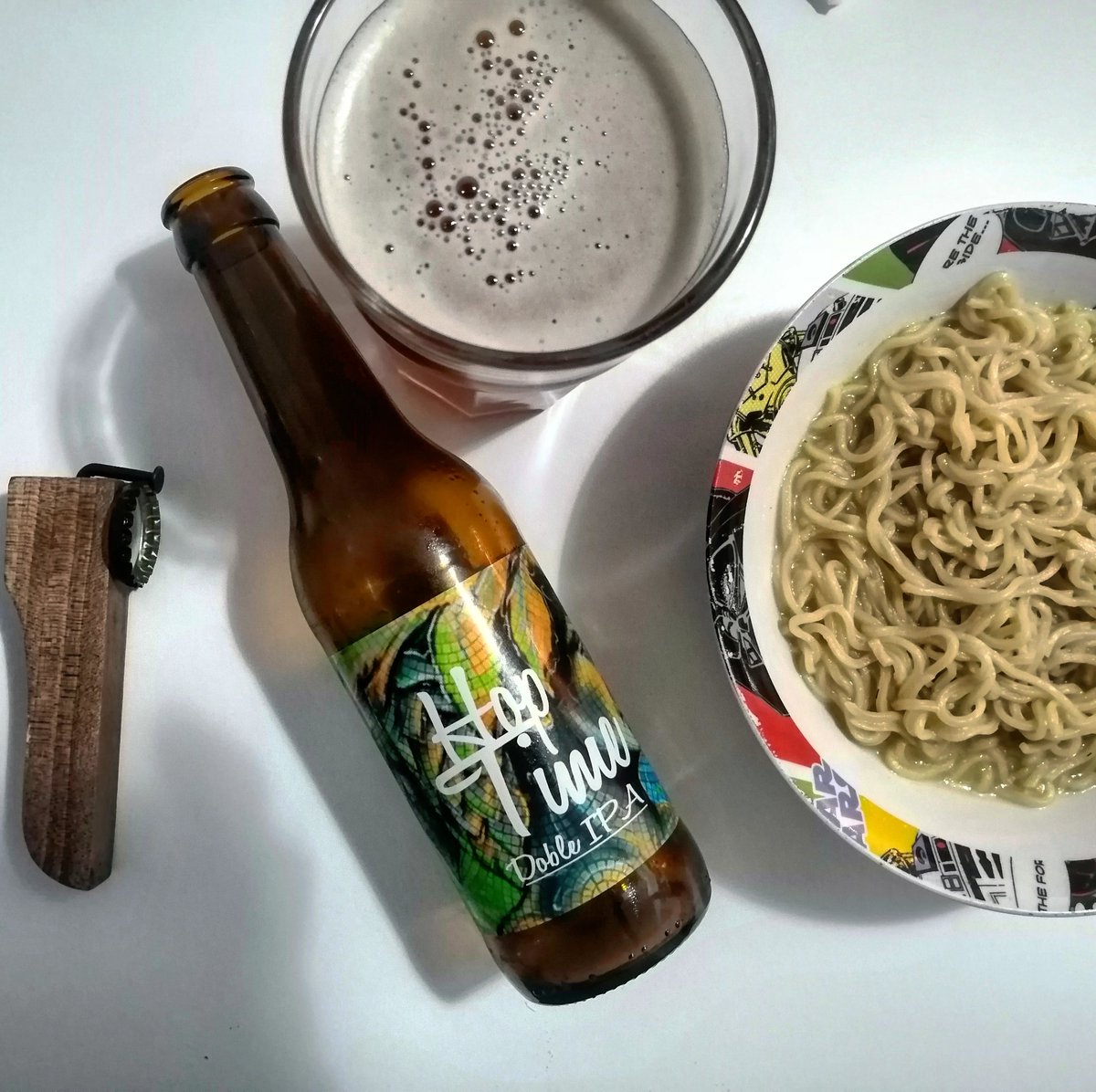 El tiempo es birra! ⏳ Nosotros al menos podemos medirlo en las birras que nos tomamos! 😂 Como esta Hop time de <a href="/CervezaMilana/">Cerveza Milana</a> doble IPA equilibrada, lupulada y floral. Nos han entrado ganitas de visitar <a href="/BREGUERcompany/">BREGÜER Cervecería</a> ... 🤔