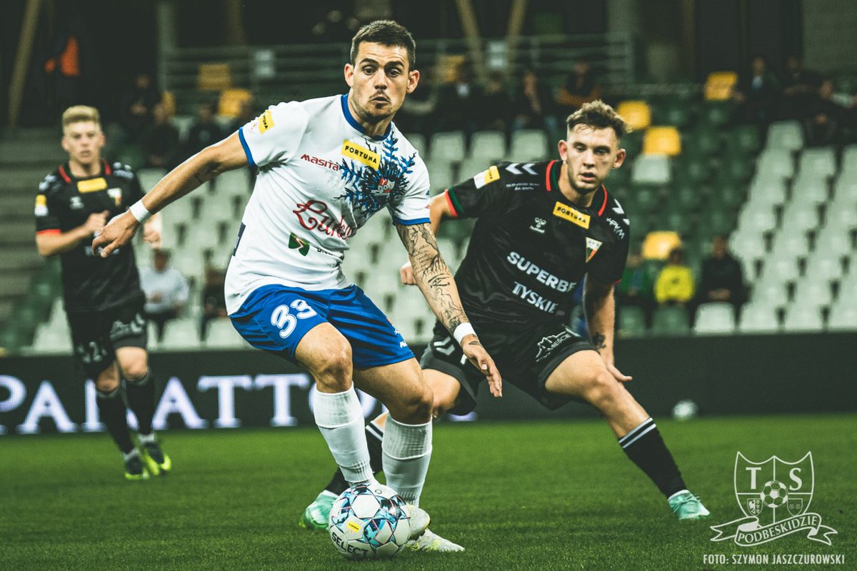 Eugeniogonza2's tweet photo. Liga I | Podbeskidzie 0-0 GKS Tychy
Le está costando ganar al Podbeskidzie tras descender la temporada pasada en #Ekstraklasa, tres empates y una derrota. Mereció más ante el Tychy con el catalán 'Goku' Román 🇪🇸 titular y rondando el gol en varias acciones combinativas
#PODTYC https://t.co/tfHBFxA07V