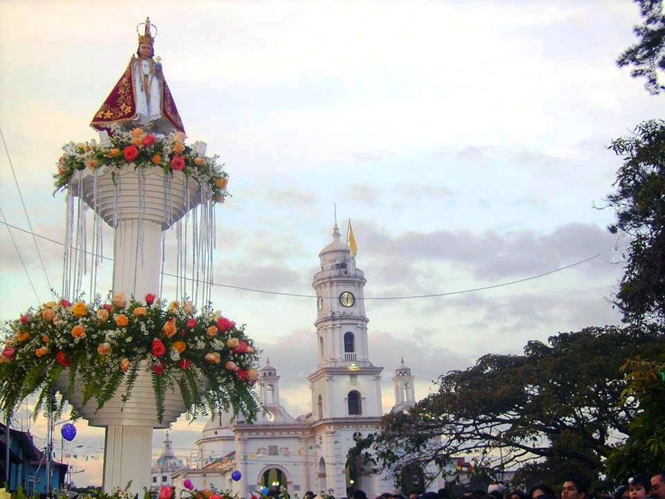 escuqueye's tweet photo. @MartaEscalona65 Nací en Mérida capital, y me crié en la ciudad primigenia de los Andes venezolanos, Escuque del Estado Trujillo. Tierra de la imagen del Dulce nombre de Jesús, al fondo la iglesia, donde fue bautizado nuestro beato José Gregorio Hernández. Añoro a mi tierra de nubes🤗🤗🤗 https://t.co/21HzflPNEW