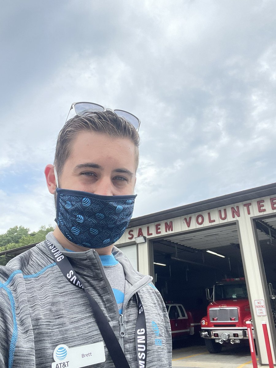 Mike Smalls (@mikesmalls13) on Twitter photo Brett out talking to our hard working first responders at Salem fire and police #Firstnet <a href="/Superman__2017/">Superman</a> <a href="/JPotter24/">Jason Potter</a> <a href="/MurielHolroyd/">Muriel Holroyd</a> Brett out talking to our hard working first responders at Salem fire and police #Firstnet <a href="/Superman__2017/">Superman</a> <a href="/JPotter24/">Jason Potter</a> <a href="/MurielHolroyd/">Muriel Holroyd</a>