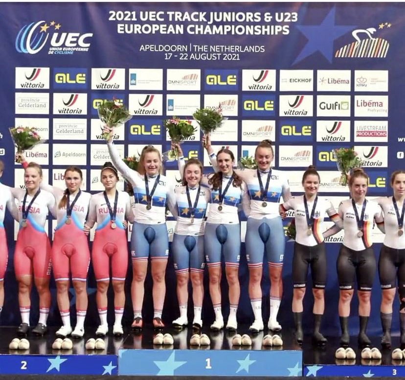 Wow ! Top work team GB juniors women with <a href="/millie_couzens/">Millie Couzens</a> &amp; <a href="/_MaddieLeech/">MADDIE</a> .. Grace Lister &amp; Zoe Backstedt… &amp; a world record 🤷🏼‍♂️🥇