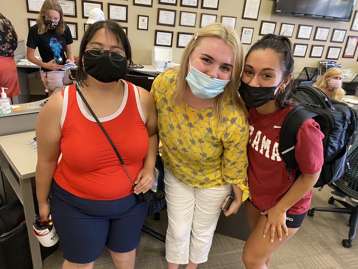 jessiepjones's tweet photo. We had a ball at @UAStudentMedia open house yesterday! We had more than 50 students come visit, including quite a few new students! #BamaStudentLife #CollegeMedia https://t.co/YMrOMOyAzU