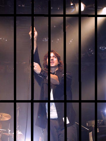 Q101Chicago's tweet photo. #FREEMAINE <3 @laurenoneil https://t.co/CuKDE6p52t