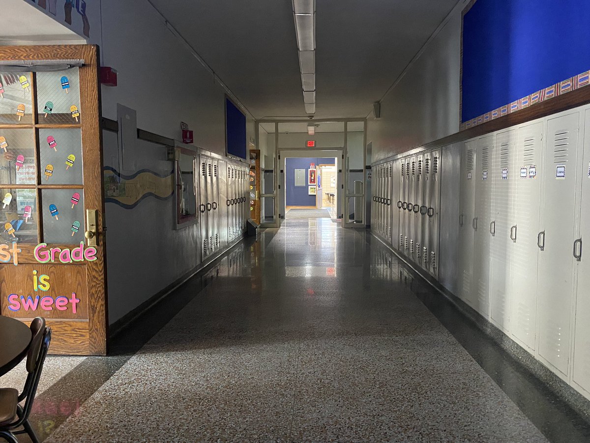 memadzinski's tweet image. Tomorrow we welcome our students back here to Naper &amp;amp; we could not be more excited!Rooms are ready, supplies are set out, &amp;amp; the teachers have gone home to get a good "knight's" sleep(after all, we are the Naper Knights).See you tomorrow! #bettertogether #BeBold @Naperd203