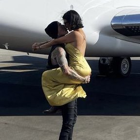 dashunlverse's tweet photo. I haven’t seen Kourtney Kardashian this happy in a long time https://t.co/uY7dZWnITh