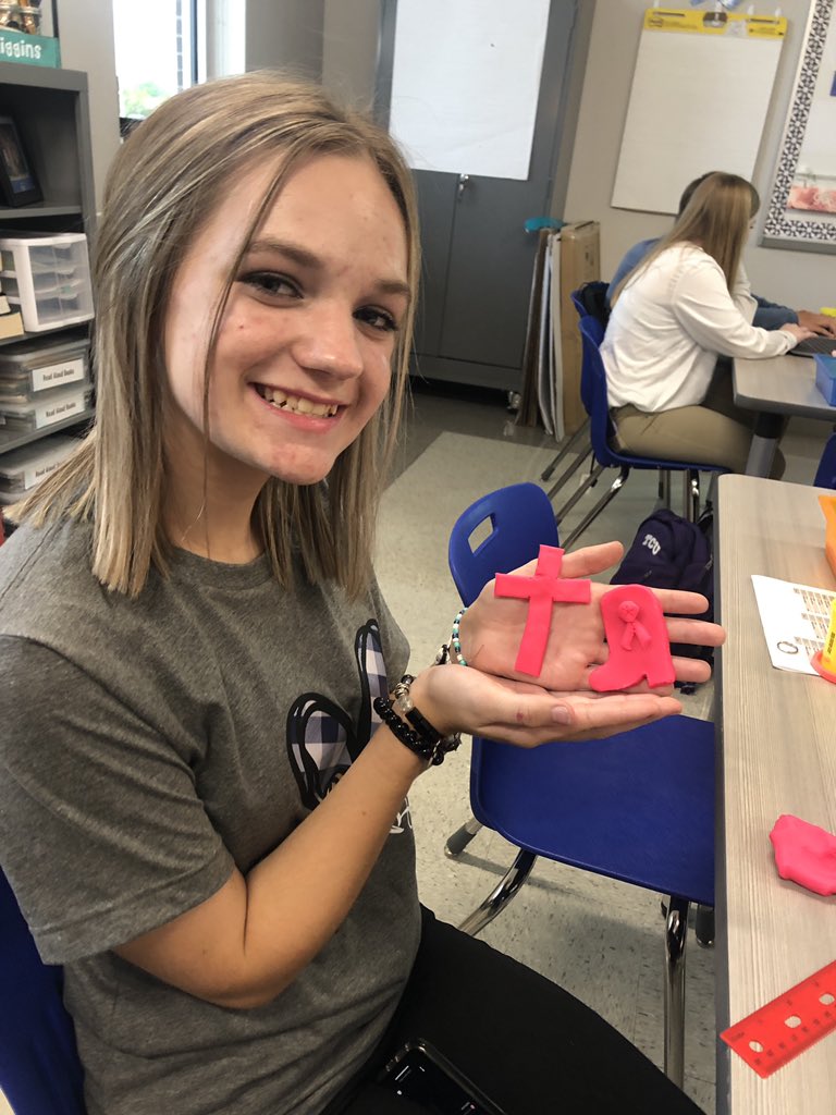 Rigginsbraves's tweet photo. I love getting to know my students the first day and continuing to get to know returning students. #bravesbacktoschool https://t.co/k3pzJBf3eS