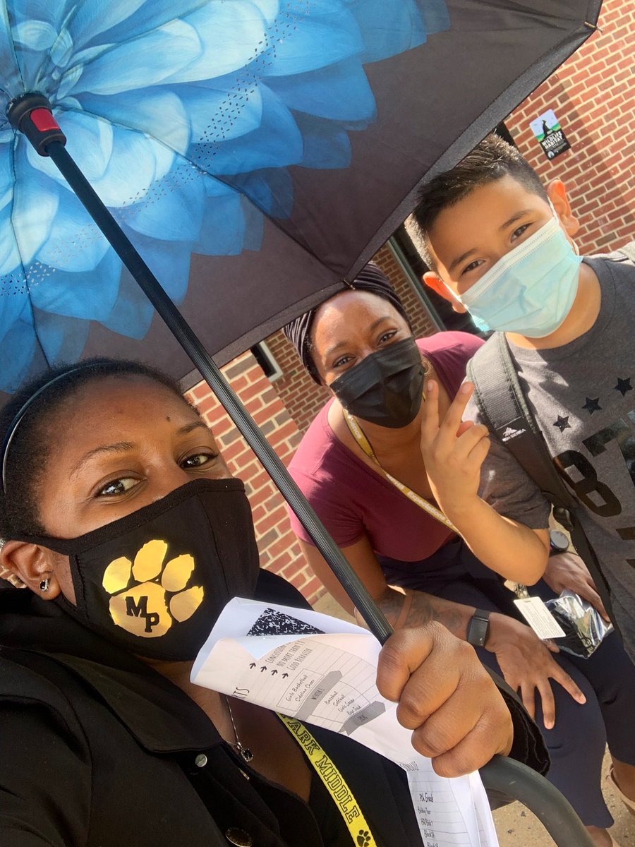 Meeting the newest cougars to <a href="/MpMiddle/">Manassas Park Middle School</a> at 6th and 7th Orientation!  @SYun41286