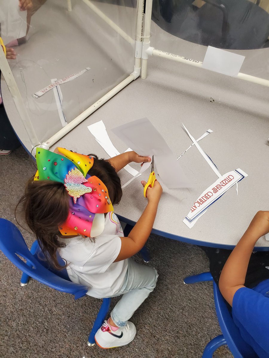 ZavalaElem's tweet photo. PreK centers in action. @s_amaril @RubalcadoN @beatris_mata @JaimeMi50367314 @drliliananez @BetsabeSalcido @alondra_sandate #prekrocks #zavalarocks https://t.co/eL8ZTS2o4h