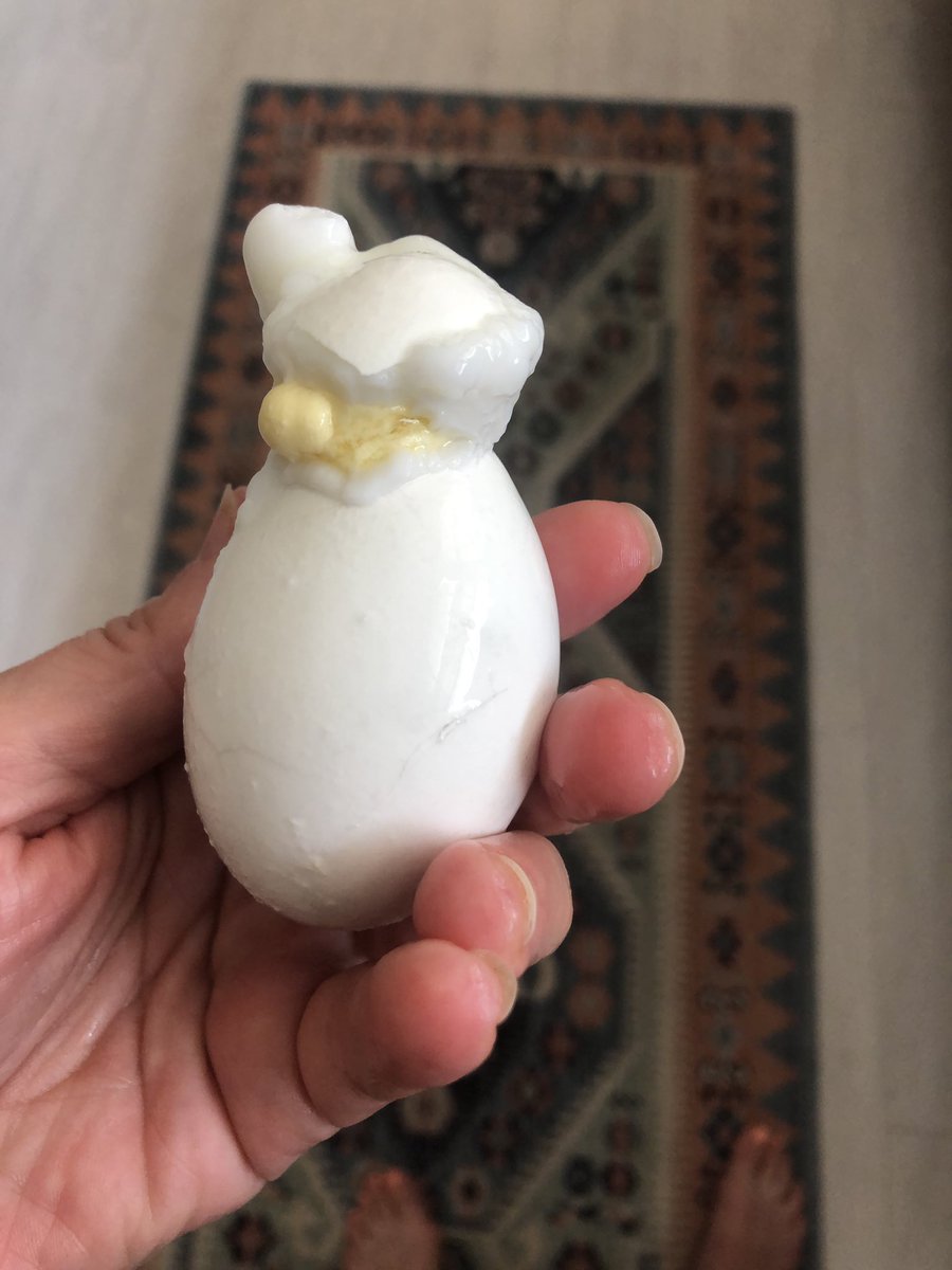 andreachorst's tweet photo. Low key proud of how this hard boiled #egg turned out
#QuarantineLife #CookingTips #quarantineCook #Whole30 #homemade #MasterChef https://t.co/3uhusTsqaR