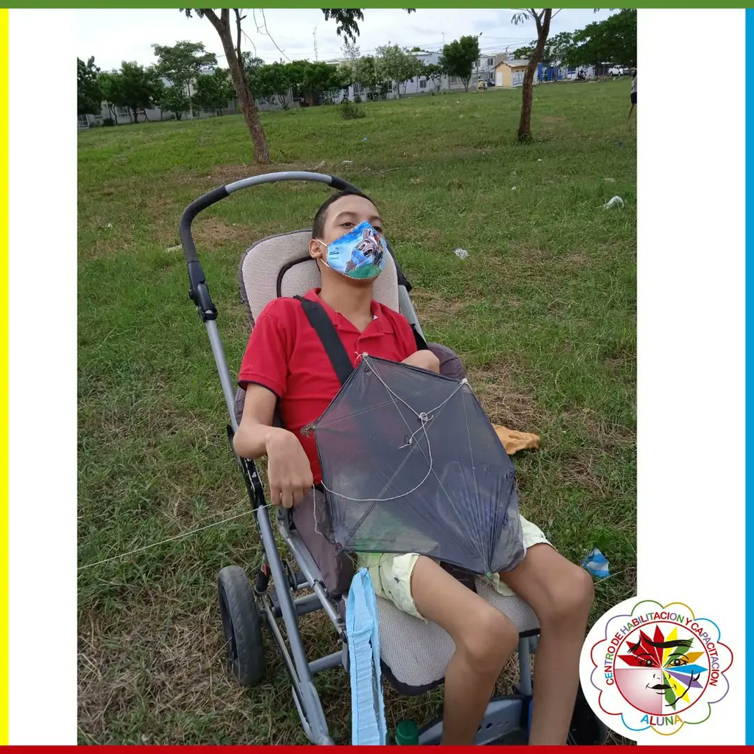 ALUNAfundacion's tweet photo. Jhon Franklin #elevando #cometa #aula #Mapache #alunafundacion #cartagena #colombia #actividades #recreativas #tradición #vientos #agosto #volar #cielo 🪁🪁🪁🪁🇨🇴😷✅✅🌞🌞👏💢💢💯👏💢💢👍✅🇨🇴🪁🪁🪁🪁🪁🪁 https://t.co/ExwhZbyEYk
