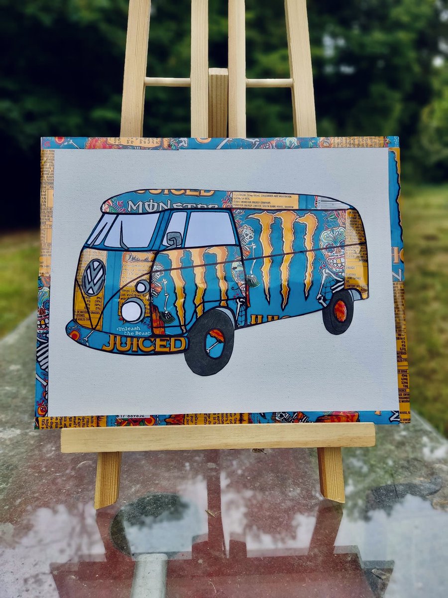 Sandrinecraft's tweet photo. Et voici la dernière commande automobile ☺️ 🚗 de belles couleurs !

#2cv #Volkswagen #combi #oasis #MonsterEnergy https://t.co/CmqEIqVbWs
