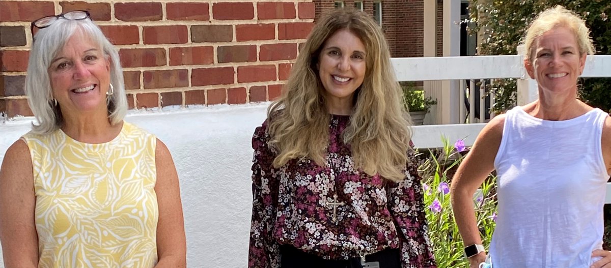 HouseofMercyNC's tweet photo. From one Mercy family to another.  House of Mercy would like to thank Catherine's House for the in-kind donations of food, clothing, socks, laundry detergent and other basic much needed items.  Catherine's House #thirtyyearsofmercy Sisters of Mercy of the Americas https://t.co/wrBeTxa1pY