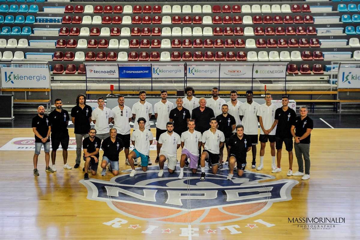 🏀 La #KienergiaRieti⚡ al completo
Termina il primo giorno insieme 🥰. Domani visite mediche e primi test fisici.
Leggi la #News 👉 bit.ly/2W0CU30
<a href="/LNPSOCIAL/">Lega Nazionale Pall</a> 
#NpcRieti #NewEra #SerieB #Lnp #Basketime #TeamNpc #Together  #NextSeason #BasketballTeam #TeamPlayer #Rieti