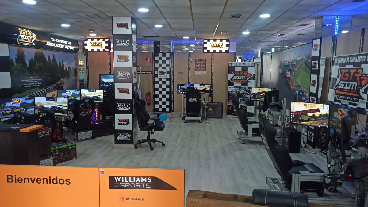 Hoy de paso por Málaga le hemos hecho una visita a Cristóbal de <a href="/GTRsimCENTER/">GTRsimCENTER</a> , un verdadero placer con un trato exquisito y un material de primerísimo nivel. Repetiré sin duda