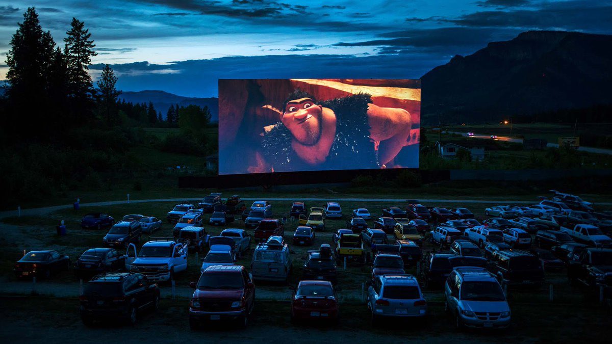 посёлок котовского одесса кинотеатр под открытым небом. кинопаркинг филатов луг. автокинотеатр «кинопаркинг». автокинотеатр в москве. кинотеатр под открытым небом машина.