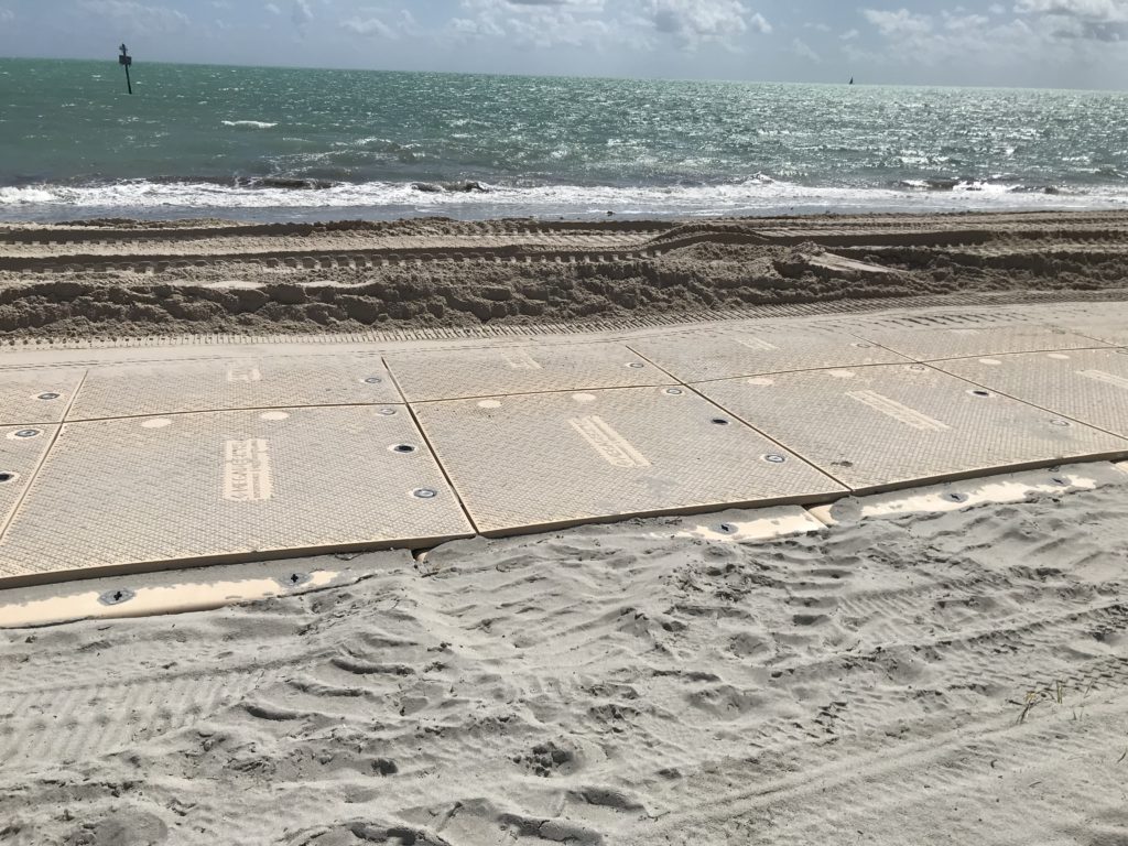 HighwayRentals's tweet photo. @HighwayRentals' MegaDeck HD Composite Ground Protection and Access Mats Transform Soft, Sandy Beaches into Stable Surfaces for Renourishment Project.  
https://t.co/XTLfhyU5Ea https://t.co/SUU9FcTn4J