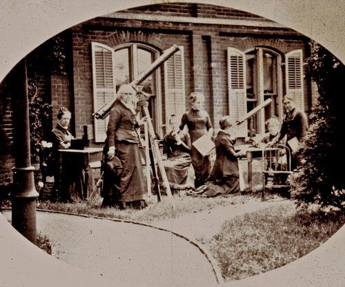 MariaMi38824232's tweet photo. Me during the founding of the American Association for the Advancement of Women. 🥰 https://t.co/htvnwJB2Dy
