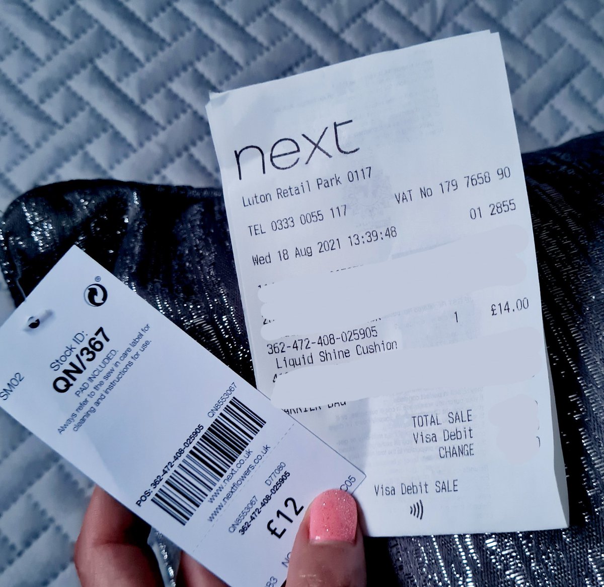 xHelsx's tweet image. @nextofficial You have a cushion that's priced differently at the till to the label?! Only just noticed that I was charged more than it said on the label. What's right?! It would be helpful if labels were correct  #overcharged #underadvertised #wronglabel #wrongprice #getitright