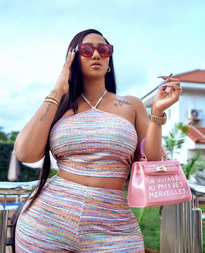 Mbali Biach tweet media