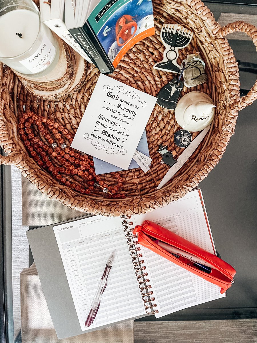 renewplanner's tweet photo. What does your planning space look like?
.
Filling the area you plan/meditate/pray in with items that truly bring you joy can help infuse your thoughts and intentions with the same emotion.
.
What do you surround yourself with?
.

#renewplanner #ringcount #recovery #sober https://t.co/CSjdsNwWMi