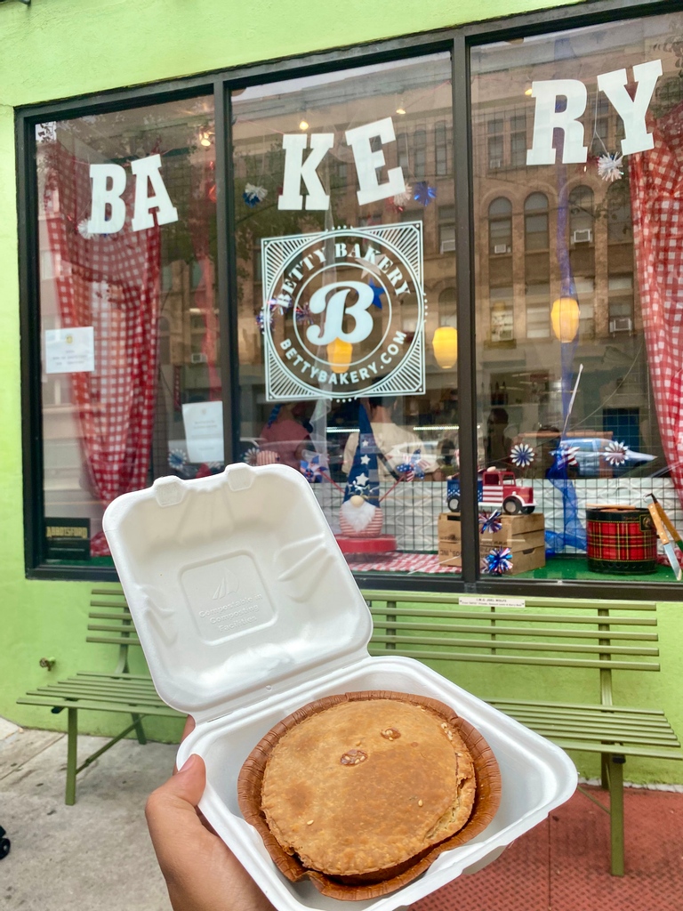 National Pie day means you need some pie today and Betty's Bakery is the place to get some!

Use Dashible for a free coffee with a purchase of a pie today!
-⁠
-⁠
-⁠
#dashible #pie #thingstodonyc #shoplocalandsave #brooklyn #nyc #tasty
#deals #pieday