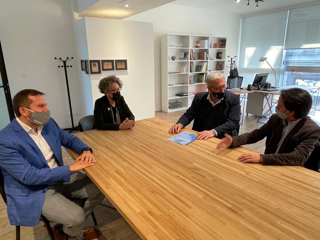 mediospublicosu's tweet image. Producción de Canal 5 por el mundo. La Dirección Nacional de Cultura, a través del Depto. de Internacionalización de la Cultura,  Keiretsu y Canal 5, firmaron el primer contrato por el que “Patrimonio Silencioso” llegará a Corea, China, El Salvador, Bolivia, Panamá y más países.