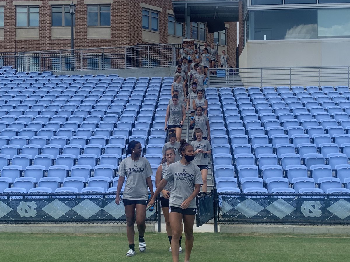UW_WSoccer's tweet photo. Training ☑️ Walk through☑️ #GoHuskies https://t.co/WcktpwsIlR