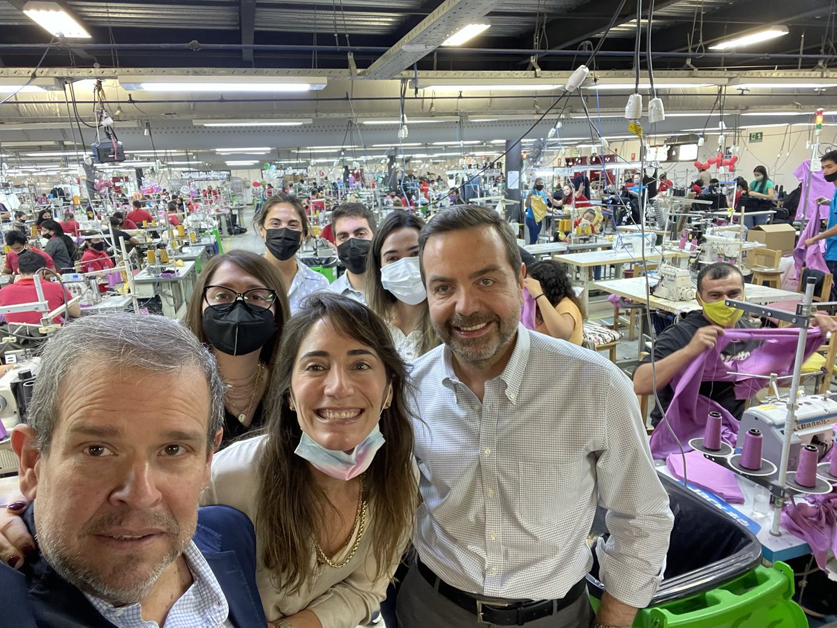 FerreiraBManuel's tweet photo. Estuve por Tecsin hoy. Fabrican ropa para Riachuelo, Renner y Hering. Dan empleo a 500 paraguayos. Unos capos realmente! @andres_gwynn https://t.co/iFMmcFSakH