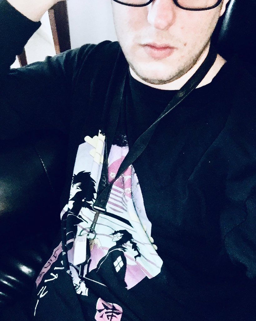thediceshades's tweet photo. Me just being evil today, need to hit the studio real quick. 😈 

#evilrapper #rapperlife #rapper #yandererapper #animerapper #nerdyrapper #yandere #producerlife #producer #villian #animemfdoom #mfdoom #mfdoomlegacy #lexluthor https://t.co/PC7HzGCyKH