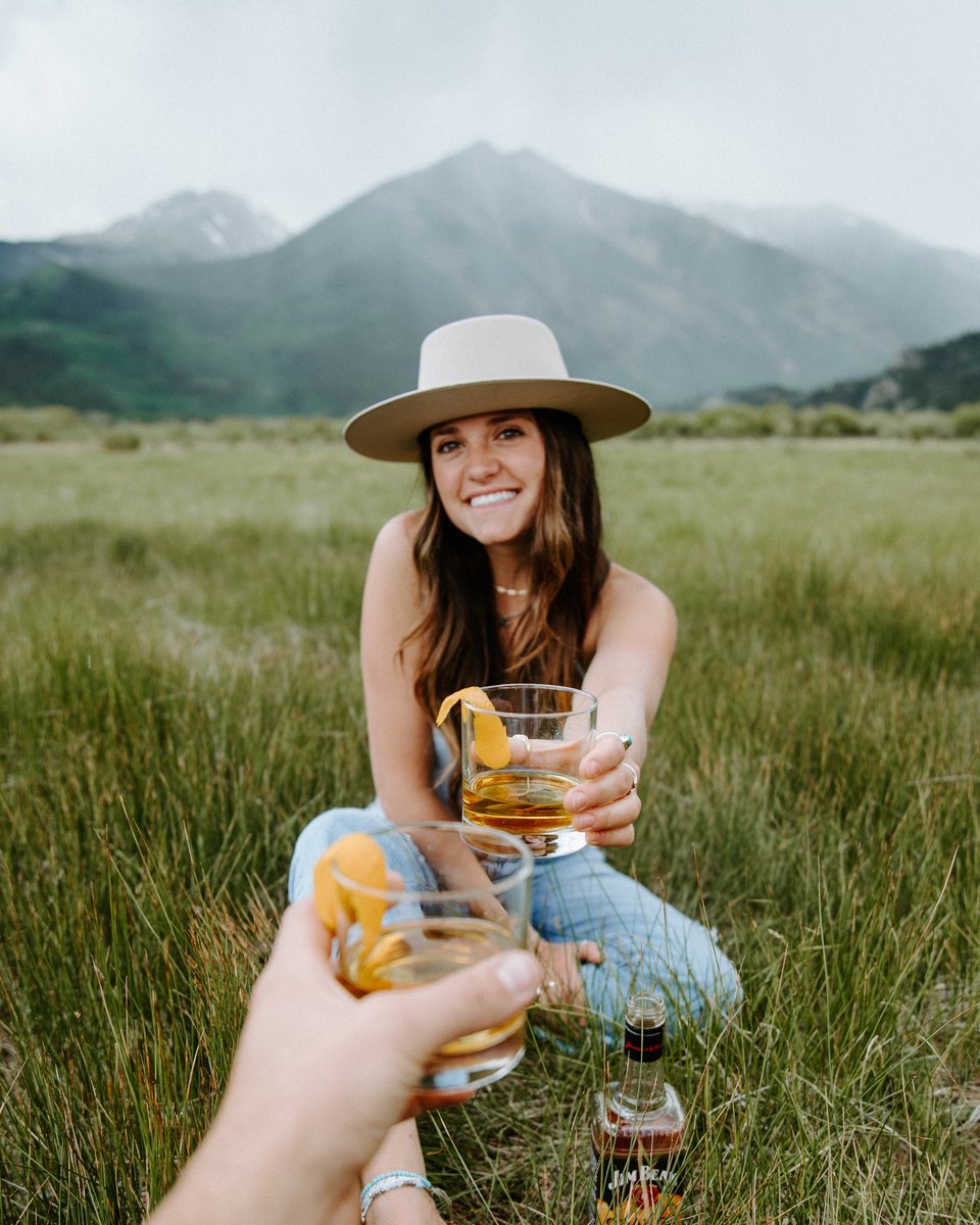 JimBeam's tweet photo. Now this is what living your #ZestLife should look like.
📸: @jessicaluann on IG https://t.co/60Blbk2Y01