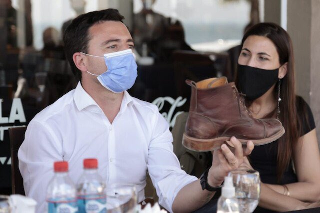 rodrigodeloredo's tweet photo. No fue un hecho aislado, fueron muchos y en el peor momento de la pandemia. El presidente tiene que ponerse en el zapato de los argentinos y empatizar con los que la están pasando verdaderamente mal. https://t.co/OkwVYjJpJm
