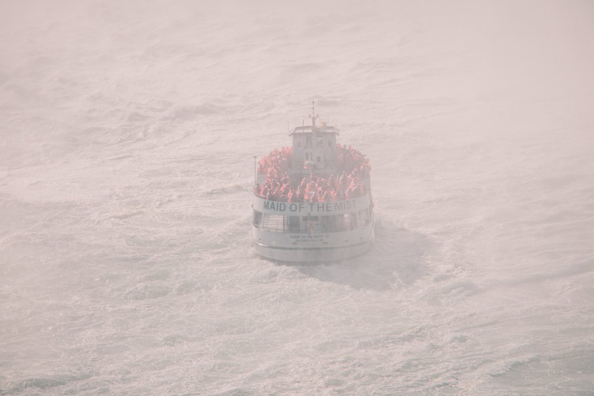 dreamsandgo's tweet photo. Un autre angle de vue pour vous montrer à quel point le débit des cascades est important.
#dreamsandgo #Canada #niagarafalls https://t.co/FXKZwsiJoF