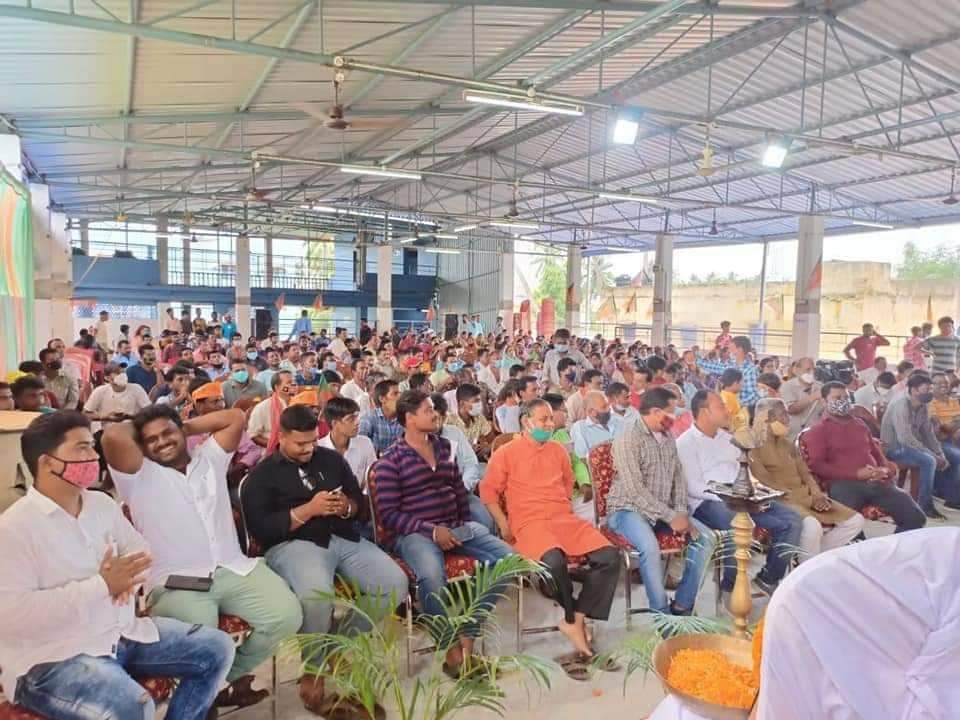 PrithivirajBJP's tweet photo. ଚିଲିକା ନିର୍ବାଚନମଣ୍ଡଳୀର ବାଲୁଗାଁ ନଗରର ପରିବର୍ଦ୍ଧିତ କାର୍ଯ୍ଯକାରିଣୀ ବୈଠକରେ ସଂଗଠନର ନୂତନ ସଂରଚନା ଓ ମ୍ୟୁନିସିପାଲ୍ ନିର୍ବାଚନ ବାବଦରେ ଅନେକ ଯୋଜନା କରାଗଲା। ଆମ ସହିତ ଯୋଗଦେଇ ନିର୍ବାଚନ ଲଢିବା ପାଇଁ ସପ୍ତସୂତ୍ରୀ   ଲକ୍ଷ୍ଯ ରଖିଲେ ସାଂସଦ ତଥା ରାଷ୍ଟ୍ରୀୟ ପ୍ରବକ୍ତା ଶ୍ରୀମତୀ ଅପରାଜିତା ଷଡଙ୍ଗୀ। ସମସ୍ତ ନେତୃତ୍ବ ଯୋଗଦେଇ��ିଲେ। https://t.co/uBYXarEtnq