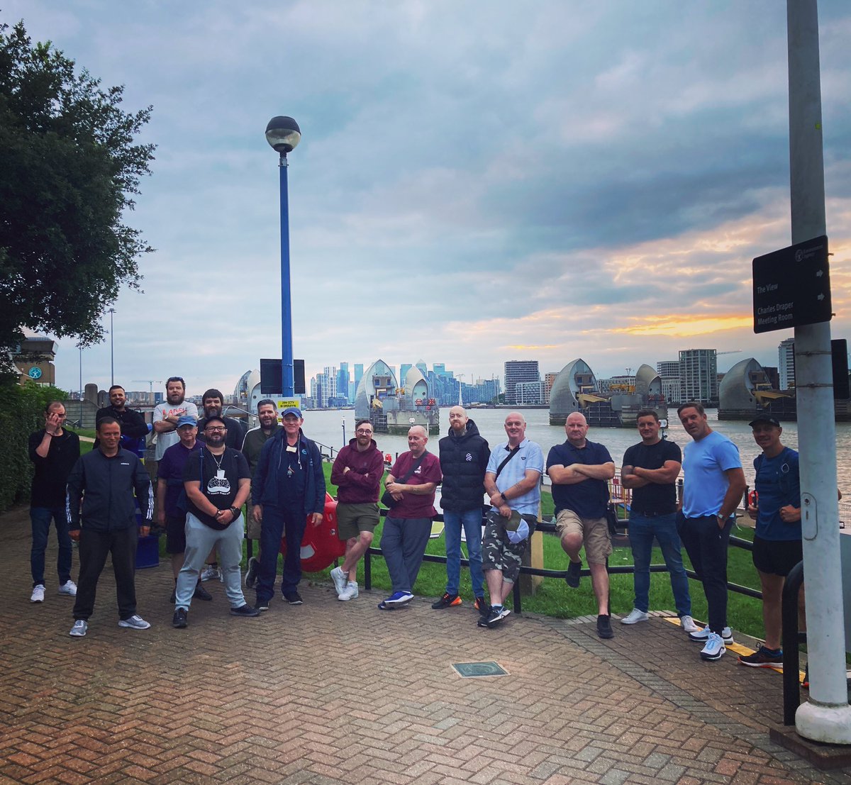 Outstanding effort team #woolwich 

18lads tonight and great to see a couple of new faces 

Some great chats and look forward to seeing them all next week 

Tomorrow we go again team #southwark