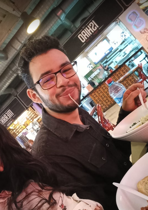 EL3CTRO_CAT's tweet photo. Ya estamos de vuelta estimados, fueron unas vacaciones reparadoras. 

Cumplí 21 años ya... joder estoy viejo 

Pero probé ramen uwu https://t.co/NBiJ1yxZ7p