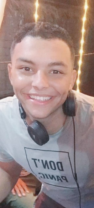 يخربيت الغمزاااااات 😂😂😂