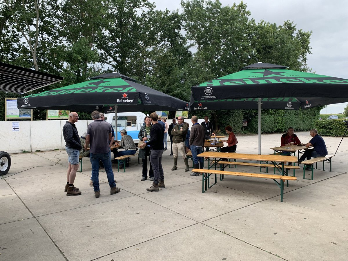 harrysfarm's tweet photo. Wat een geslaagde dag #flevolandbloeit goed georganiseerd door @FACFlevoland en @FlevoNieuws. Mooie inloopdemo #akkerranden #biodiversiteit #slootkantenbeheer #agrarischnatuurbeheer #schonerwaterflevoland met goede discussies en gesprekken. https://t.co/nMjcCLYe1i