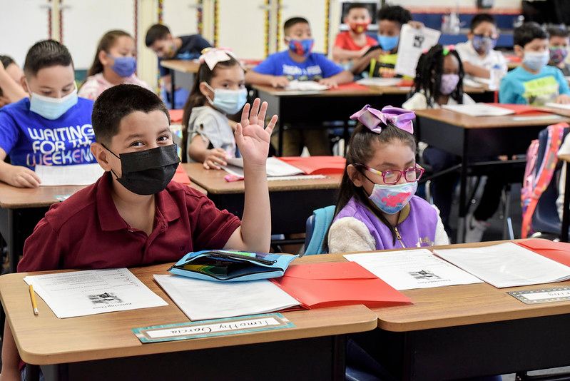 fresnounified's tweet image. WE VALUE LEARNING! We provide high quality teaching and learning that involves challenging and relevant experiences to produce critical, collaborative, and solution-oriented thinkers. Our students are back in the classroom, ready to learn! #FUSDFamily #WeValueLearningFUSD