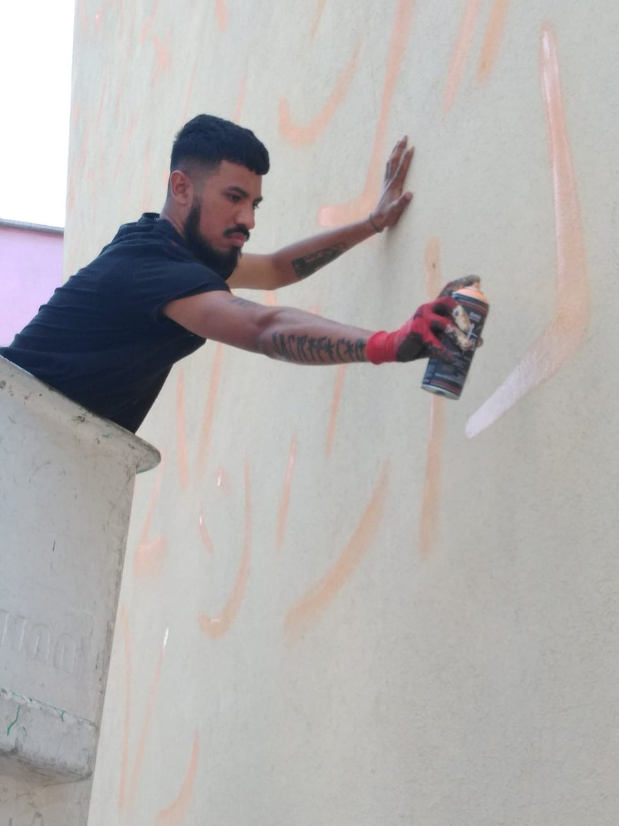 El segundo día del festival Constructo arrancó con el talento de Tito Ferrara, Pablo Villegas, Alucina, Alter Os y André quienes están interviniendo las calles de #iztapalapa 🔥🎨. ¡Sigue El Progreso de nuestros invitados! #constructoarte #QueNoSeTePase #CDMX